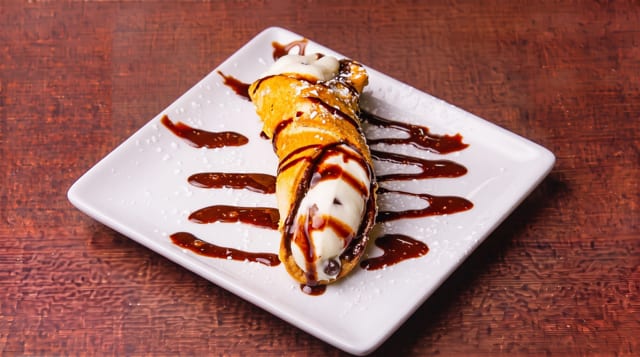 Cannoli.